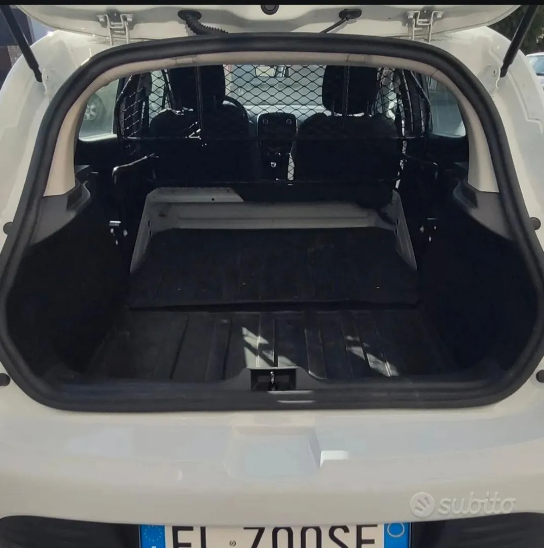 Renault Clio Van 2017 photo 3