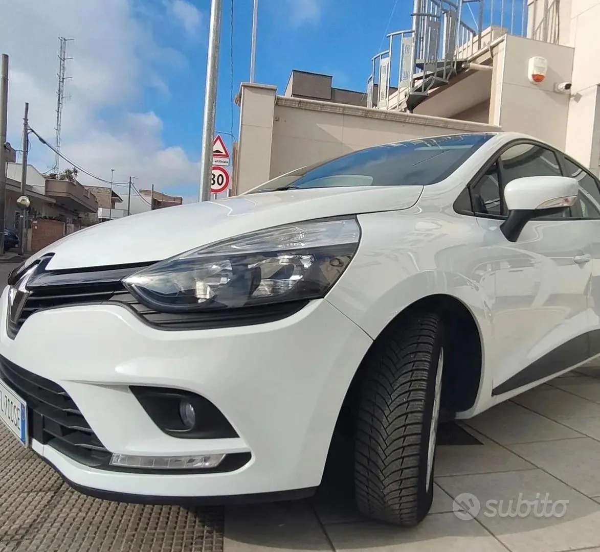 Renault Clio Van 2017 photo 2