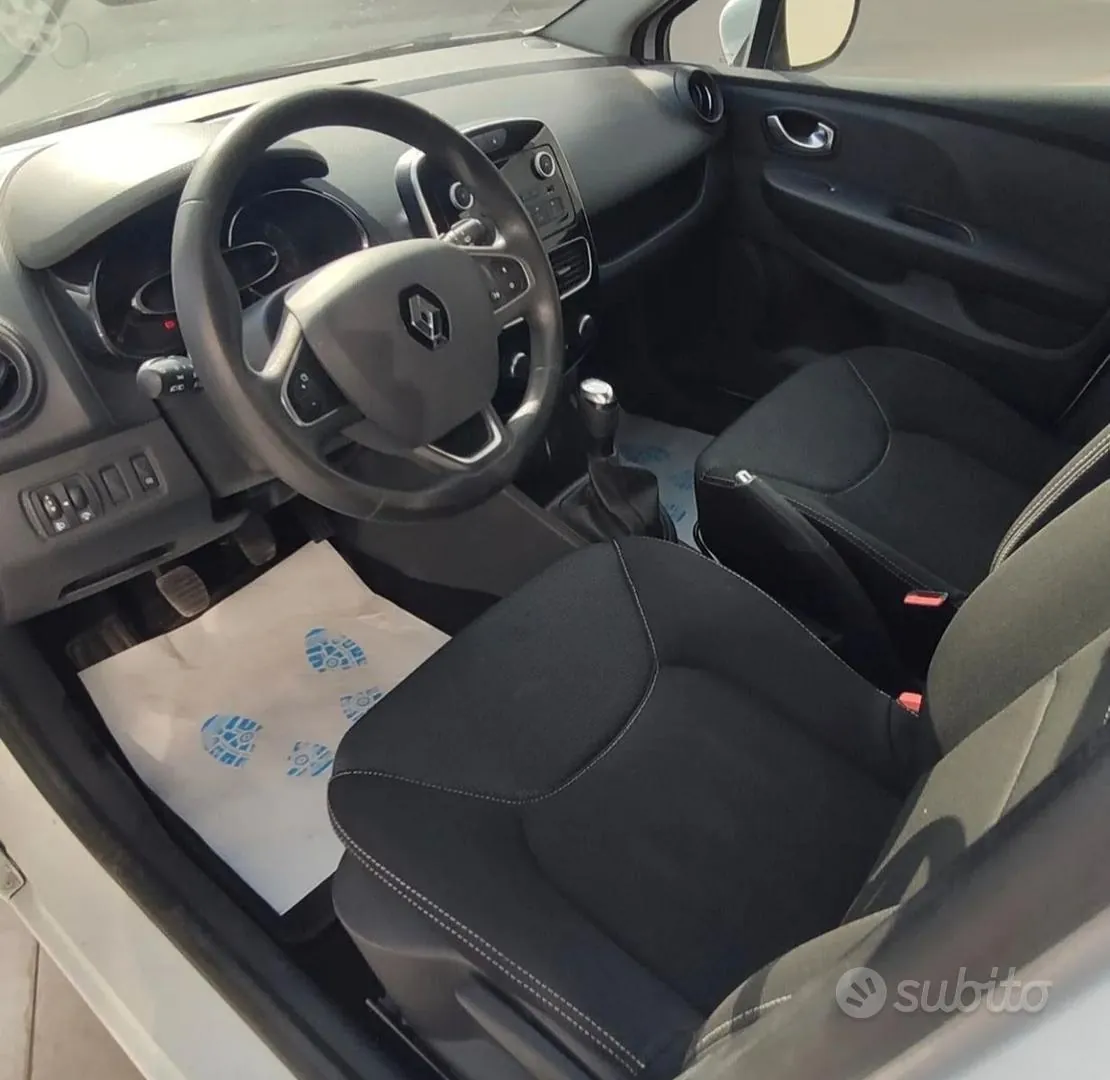 Renault Clio Van 2017 photo 4