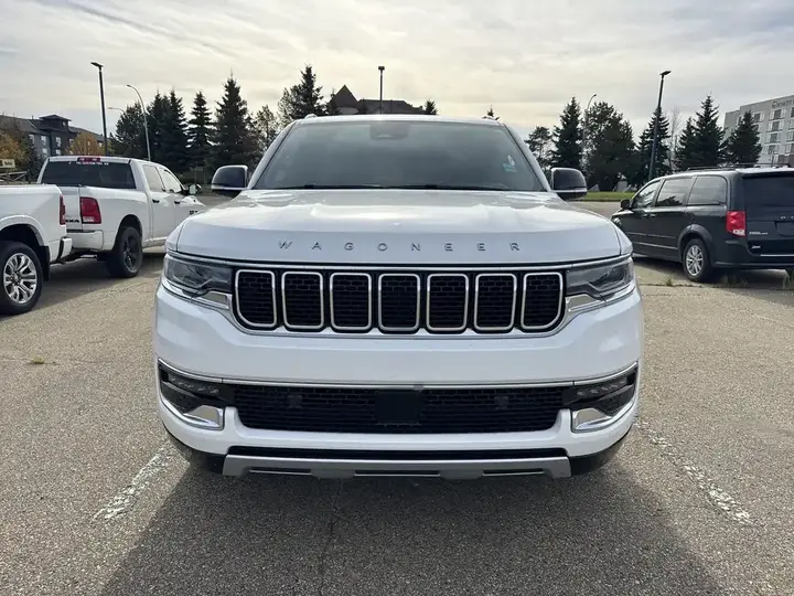 Jeep Wagoneer 2023 photo 2