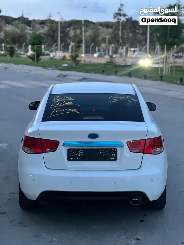 Kia Forte 2010 photo 2