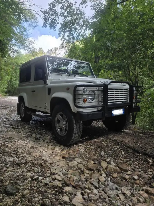 Land Rover Defender 2007 photo 2