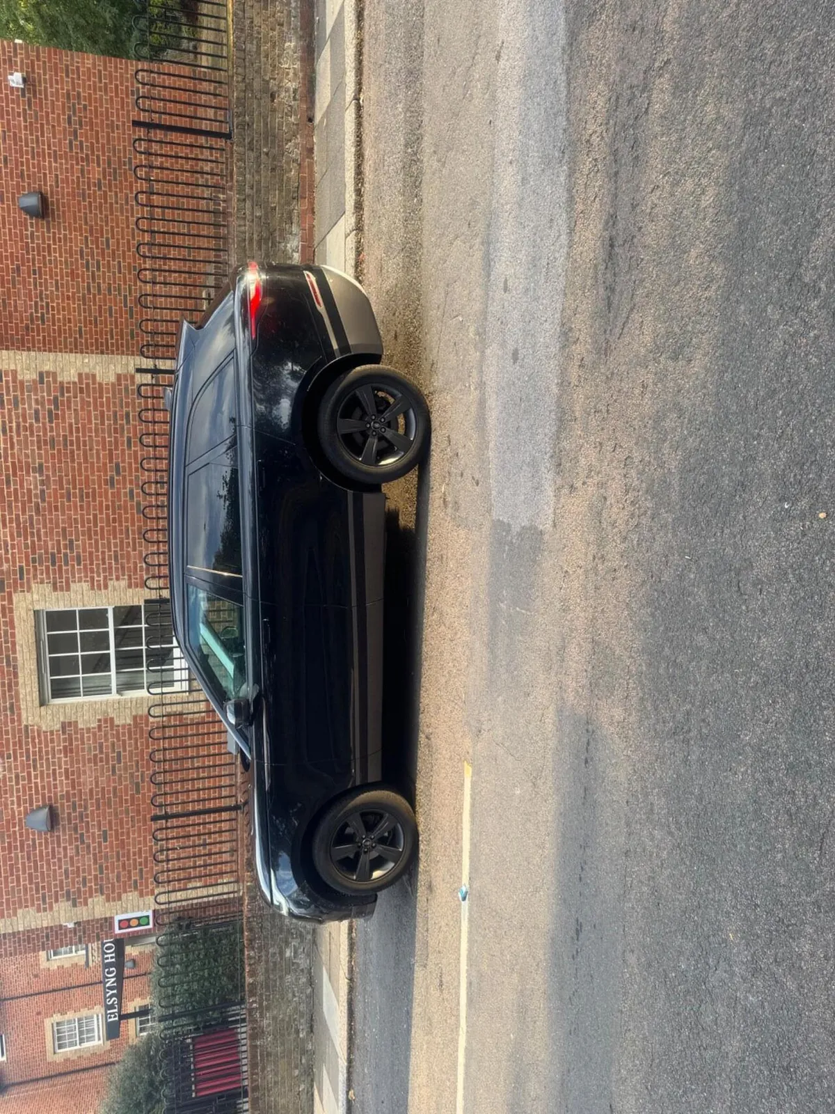 Land Rover Range Rover Velar 2018 photo 2