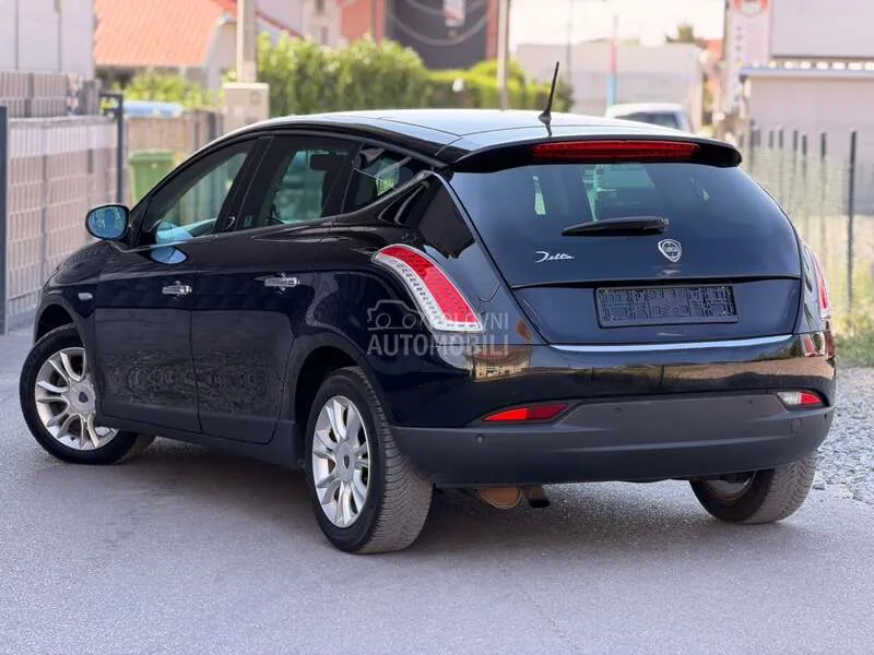 Lancia Delta 2010 photo 2