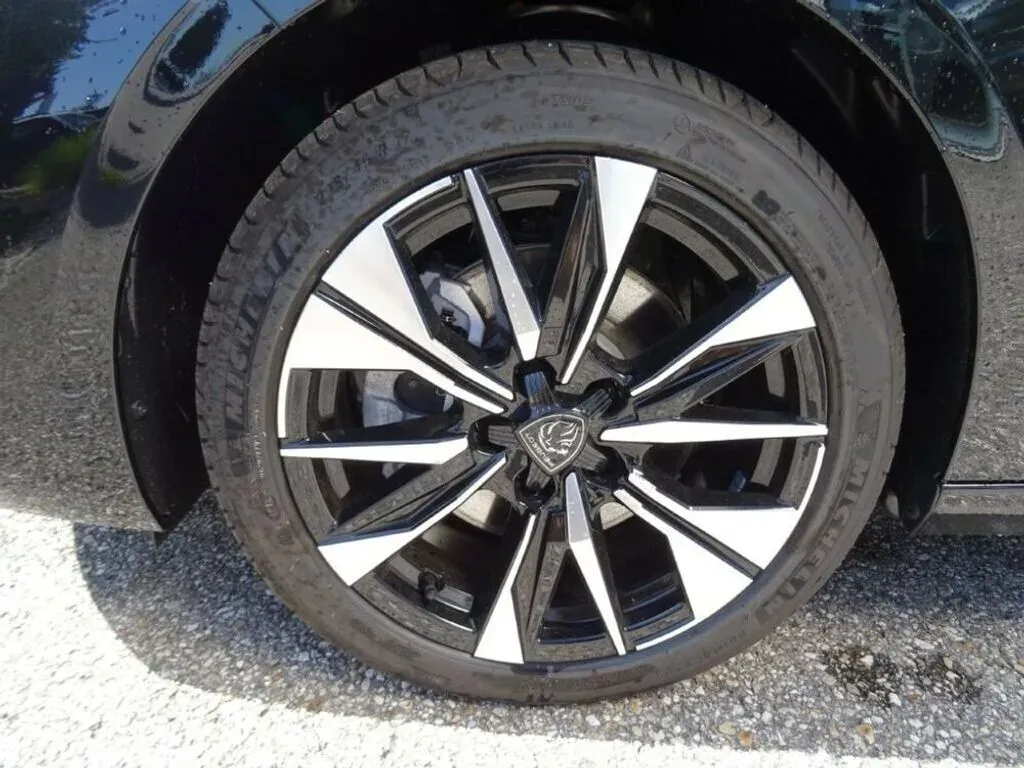 Peugeot 308 photo 3