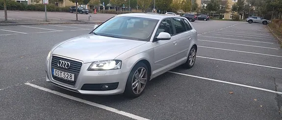 Audi A3 2010 photo 2
