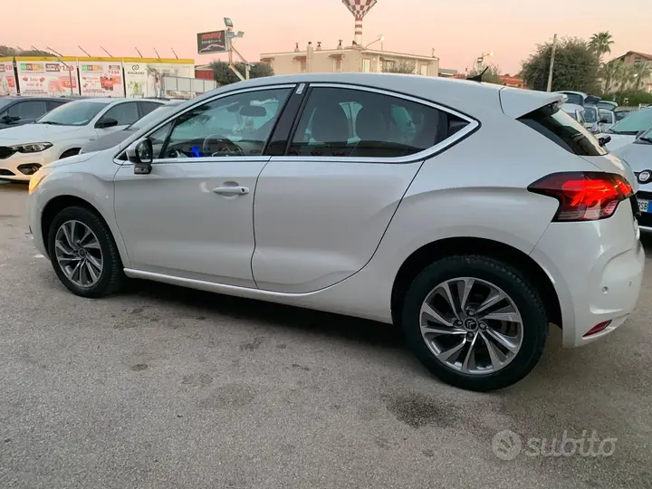 DS Automobiles Ds 4 2012 photo 2