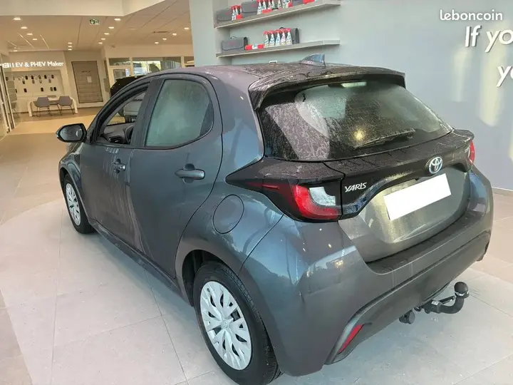 Toyota Yaris 2022 photo 2