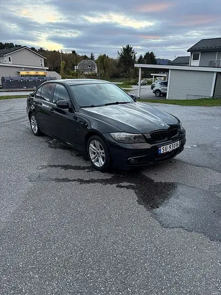 BMW 318D 2009 photo 2