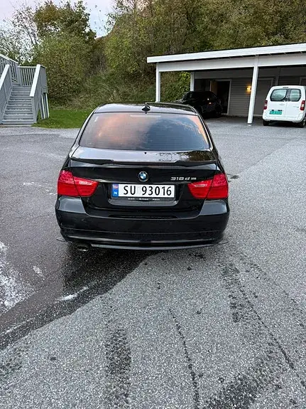 BMW 318D 2009 photo 4