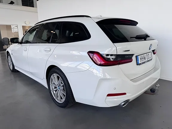 BMW 330E 2023 photo 3