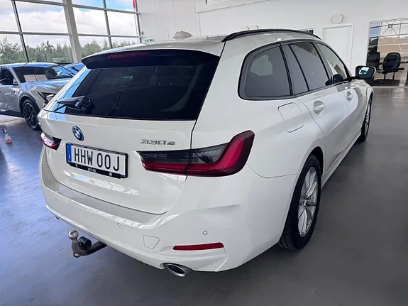 BMW 330E 2023 photo 5