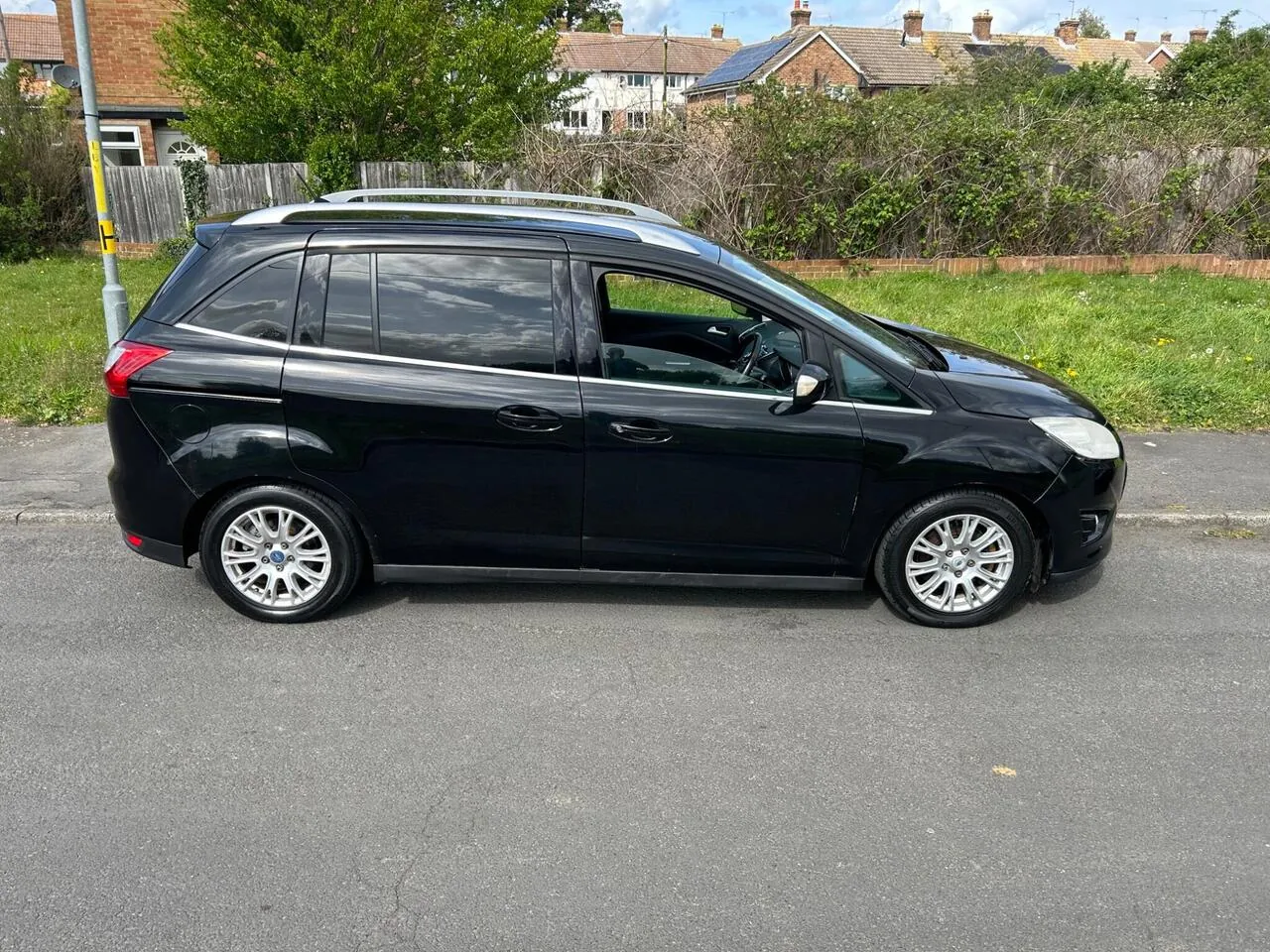 Ford Grand C-Max 2012 photo 2