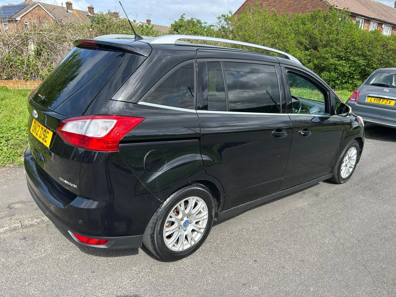 Ford Grand C-Max 2012 photo 3