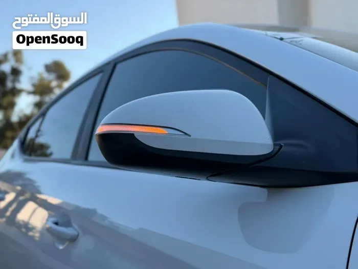 Hyundai Elantra 2017 photo 4