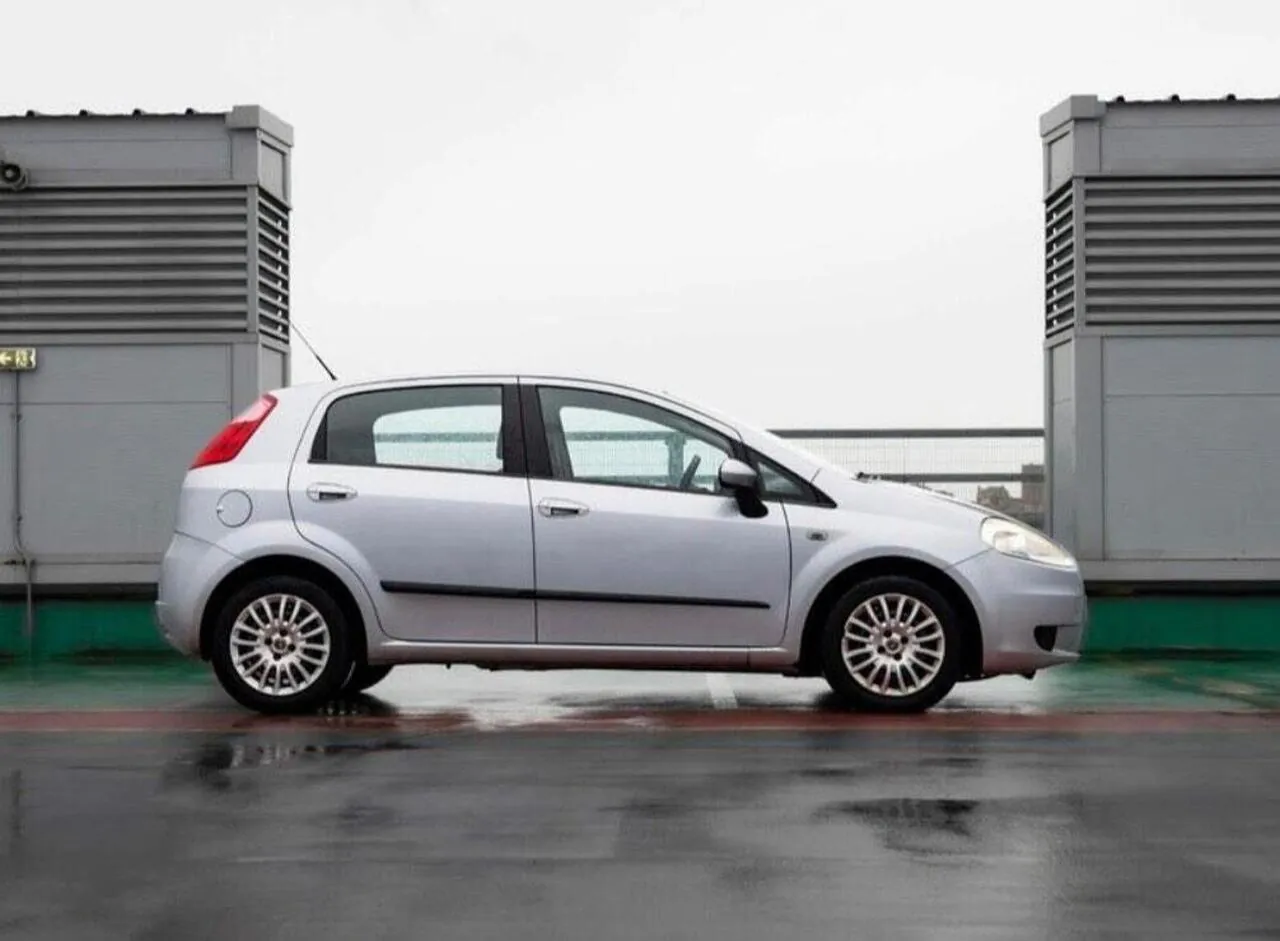 Fiat Grande Punto 2009 photo 3