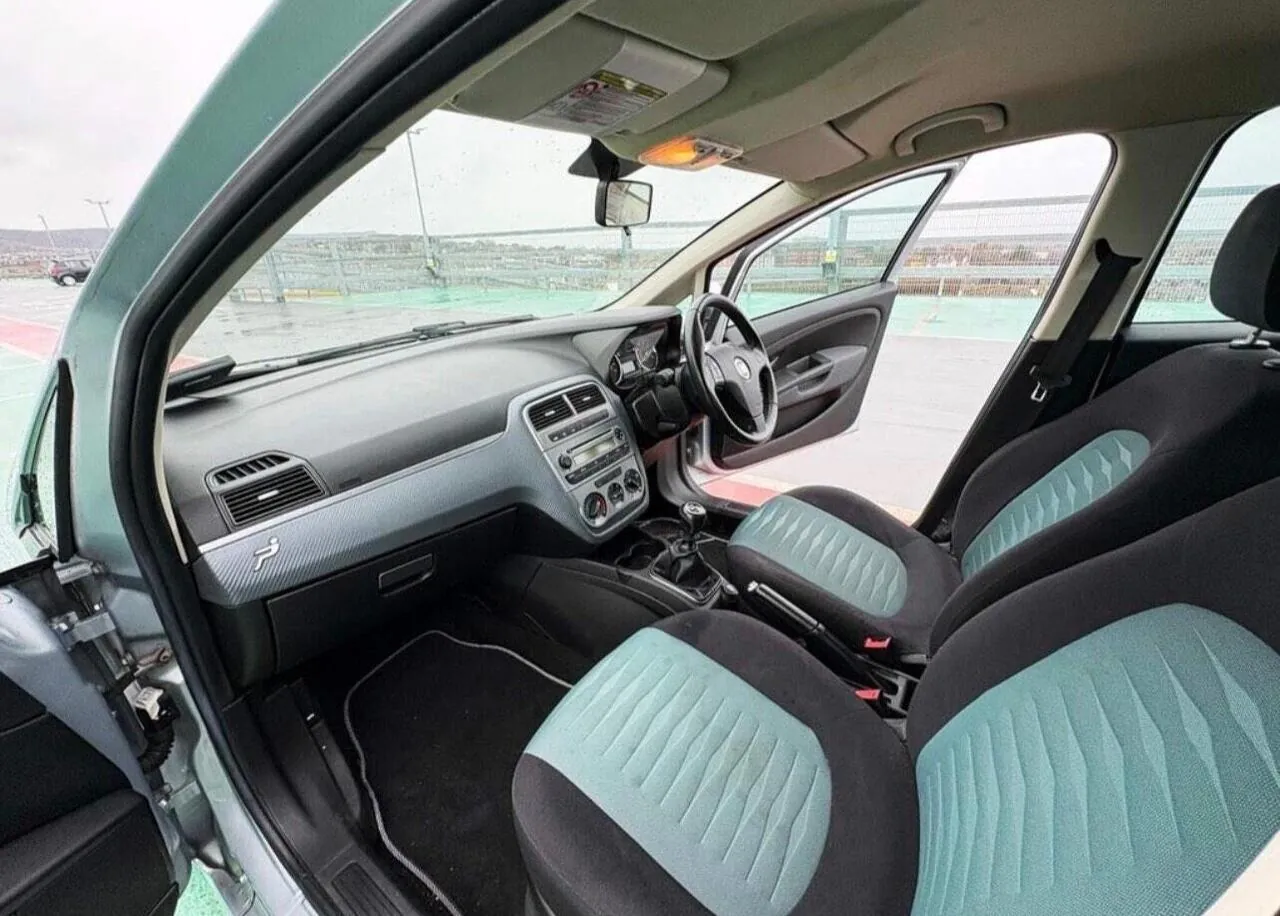 Fiat Grande Punto 2009 photo 5