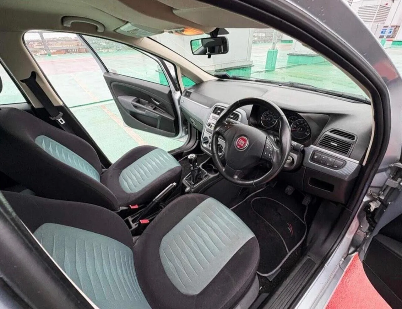 Fiat Grande Punto 2009 photo 4