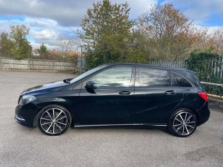 Mercedes-Benz B-Class 2013 photo 4