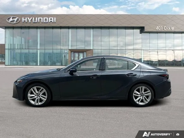 Lexus Is 2024 photo 2