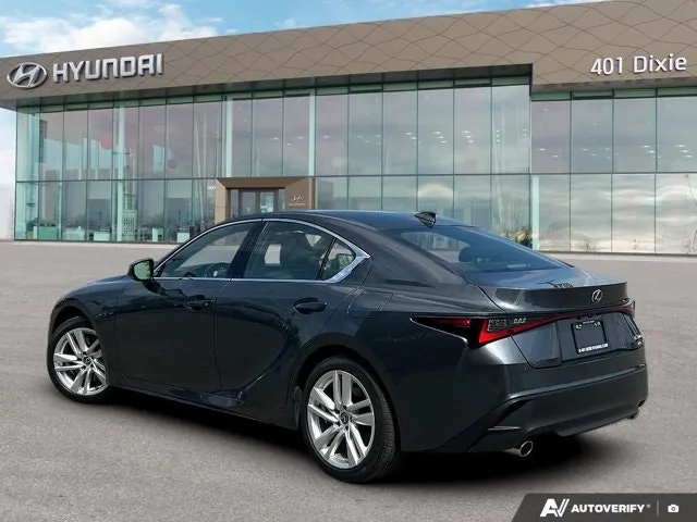 Lexus Is 2024 photo 3
