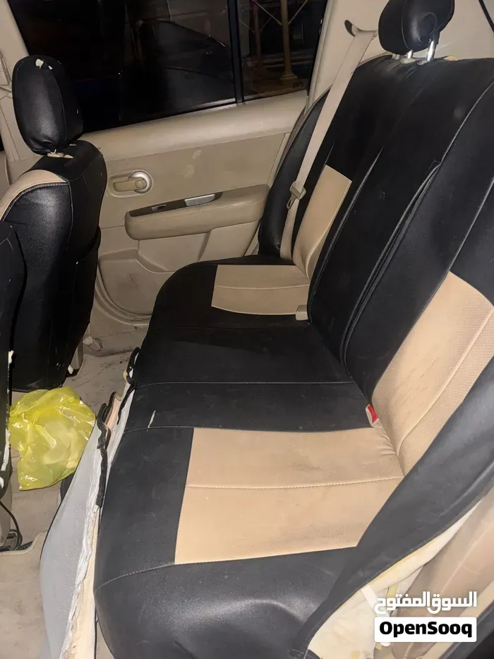 Nissan Tiida 2011 photo 2