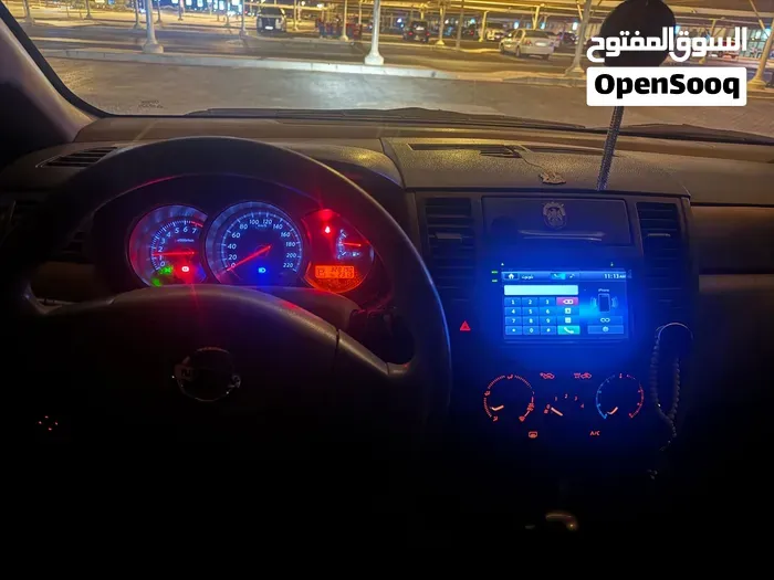 Nissan Tiida 2011 photo 4