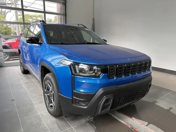 Jeep Cherokee 2026 photo 2