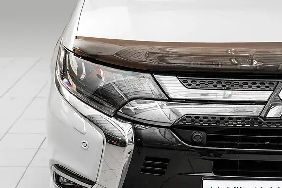 Mitsubishi Outlander 2020 photo 2