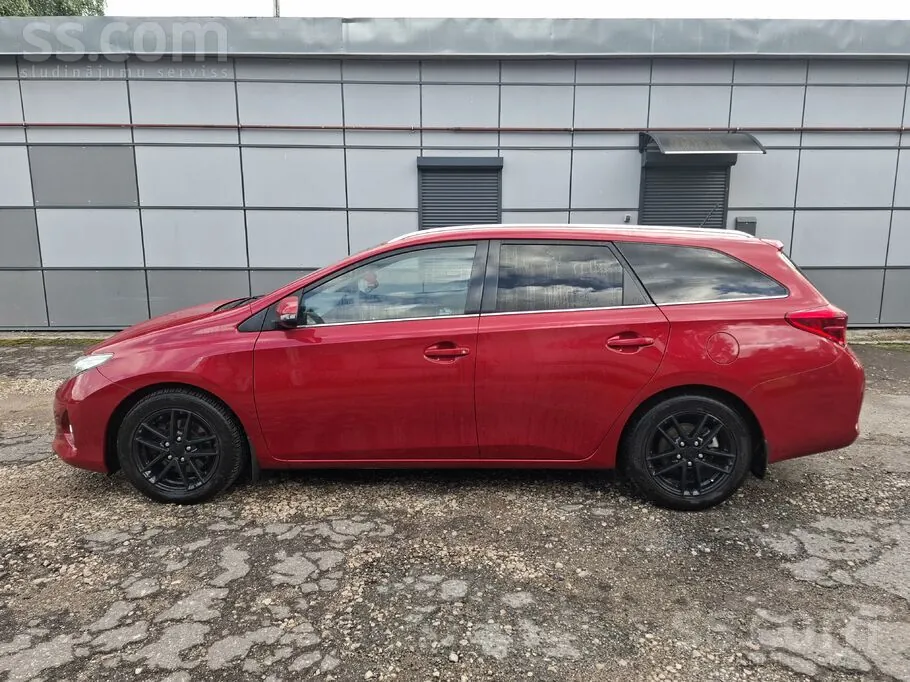 Toyota Auris 2014 photo 4