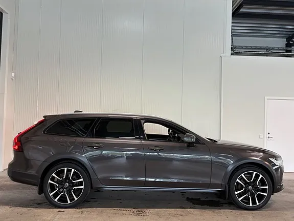 Volvo V90 Cross Country 2021 photo 2