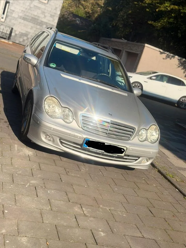 Mercedes-Benz C200