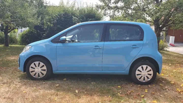 Volkswagen Up 2017 photo 2