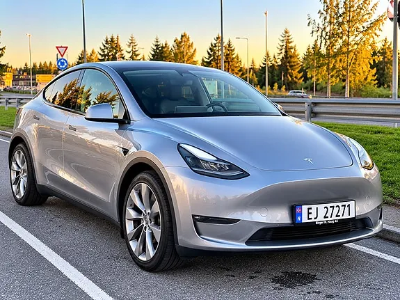 Tesla Model Y 2024 photo 3