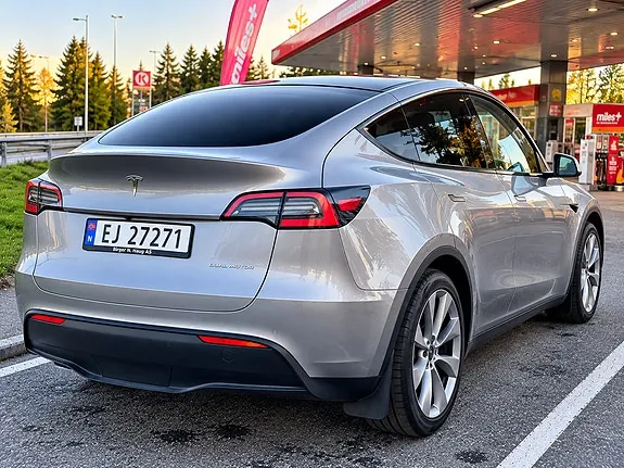 Tesla Model Y 2024 photo 4