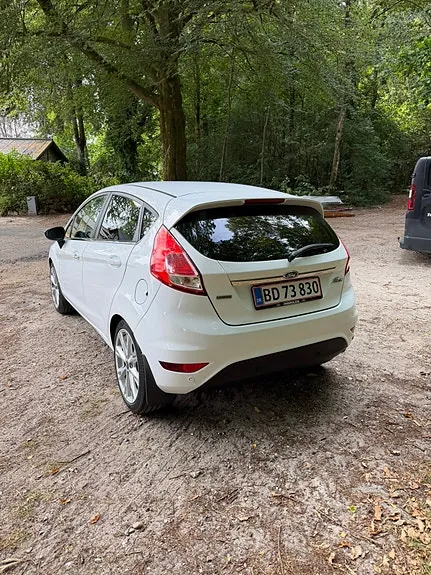 Ford Fiesta 2013 photo 3