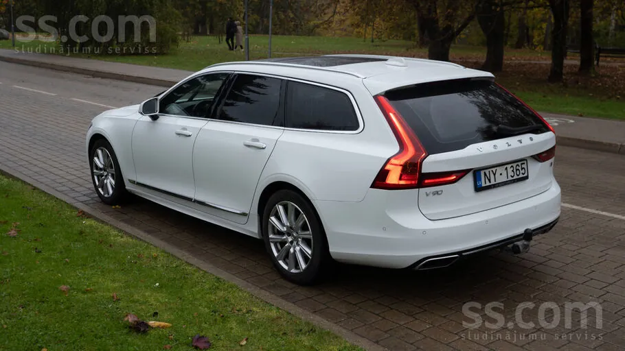 Volvo V90