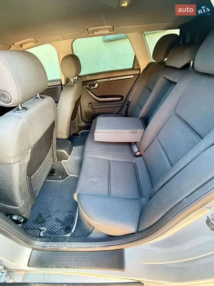 Audi A4 2004 photo 4