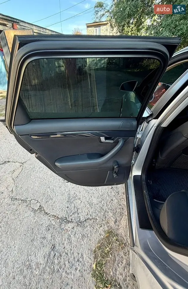 Audi A4 2004 photo 3