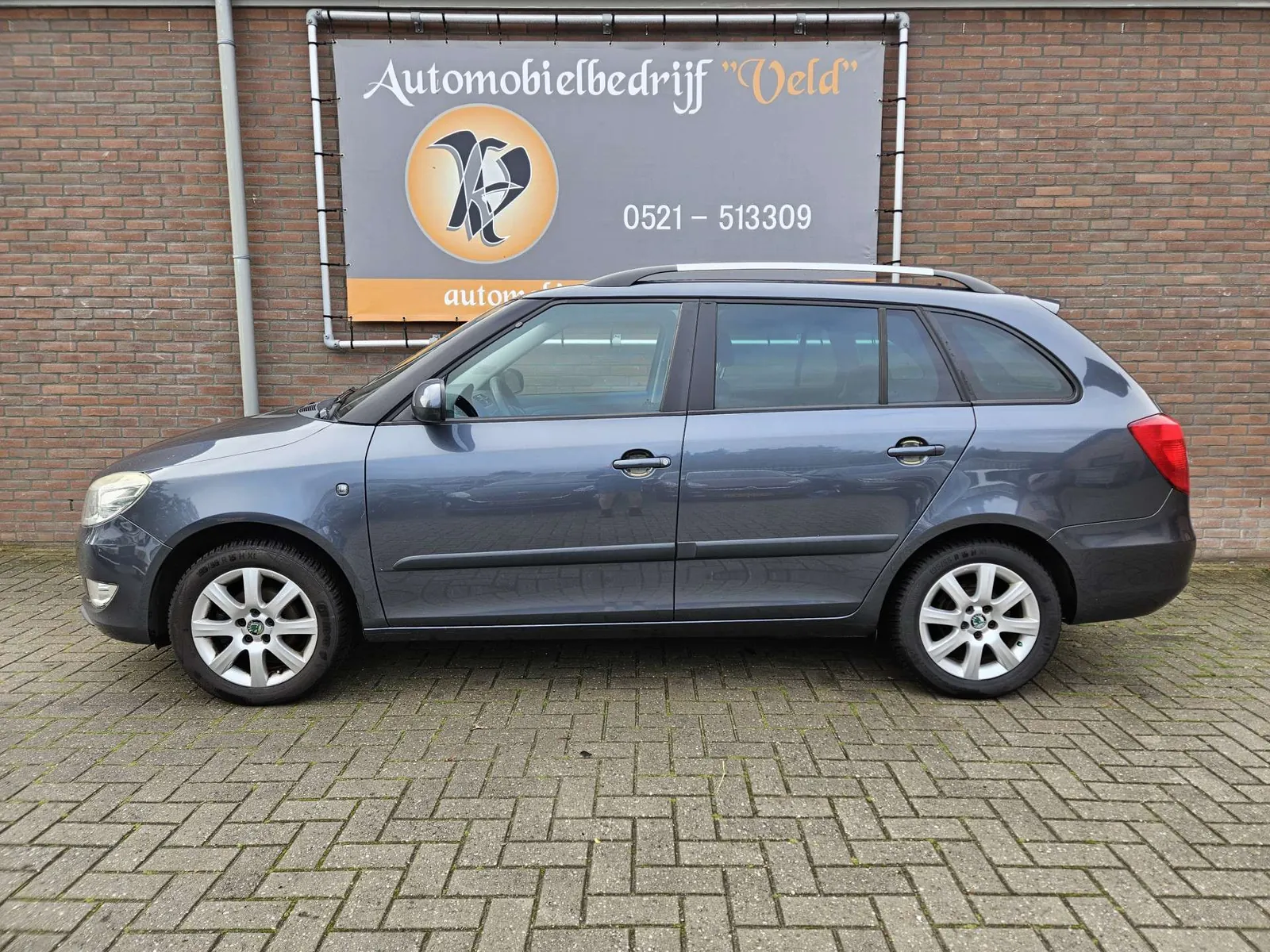 Skoda Fabia 2010 photo 3