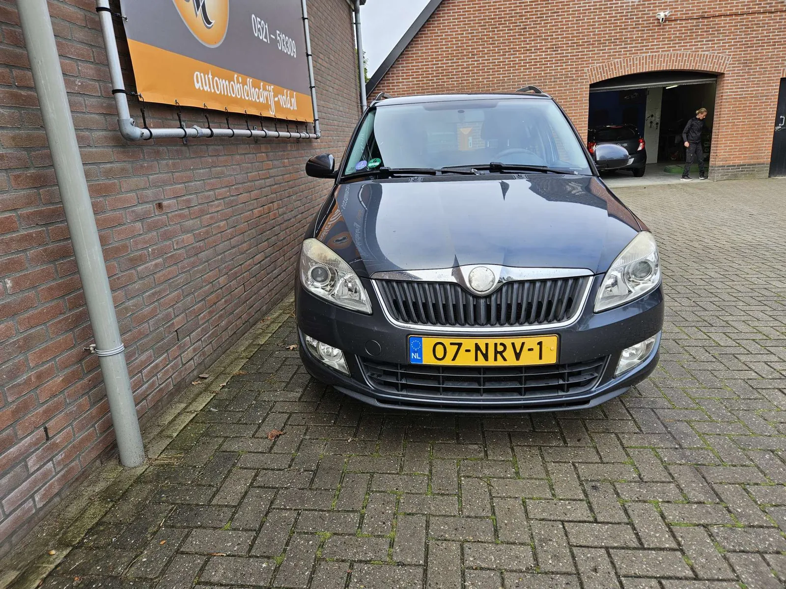 Skoda Fabia 2010 photo 2