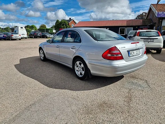 Mercedes-Benz E200 2005 photo 3