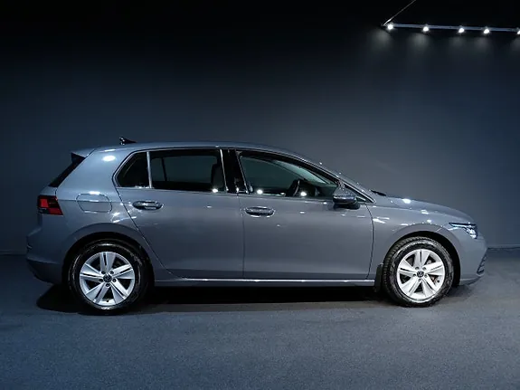 Volkswagen Golf 2023 photo 2