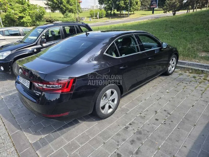Skoda Superb 2016 photo 2