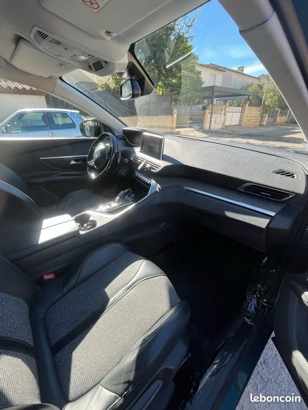 Peugeot 5008 2018 photo 2