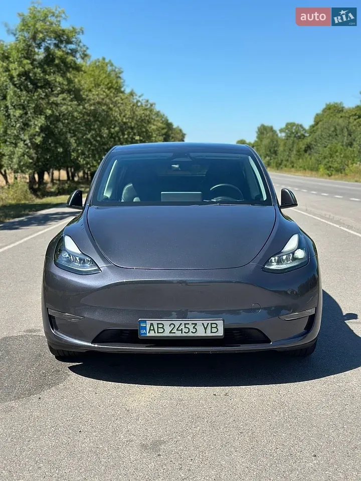 Tesla Model Y 2022 photo 2