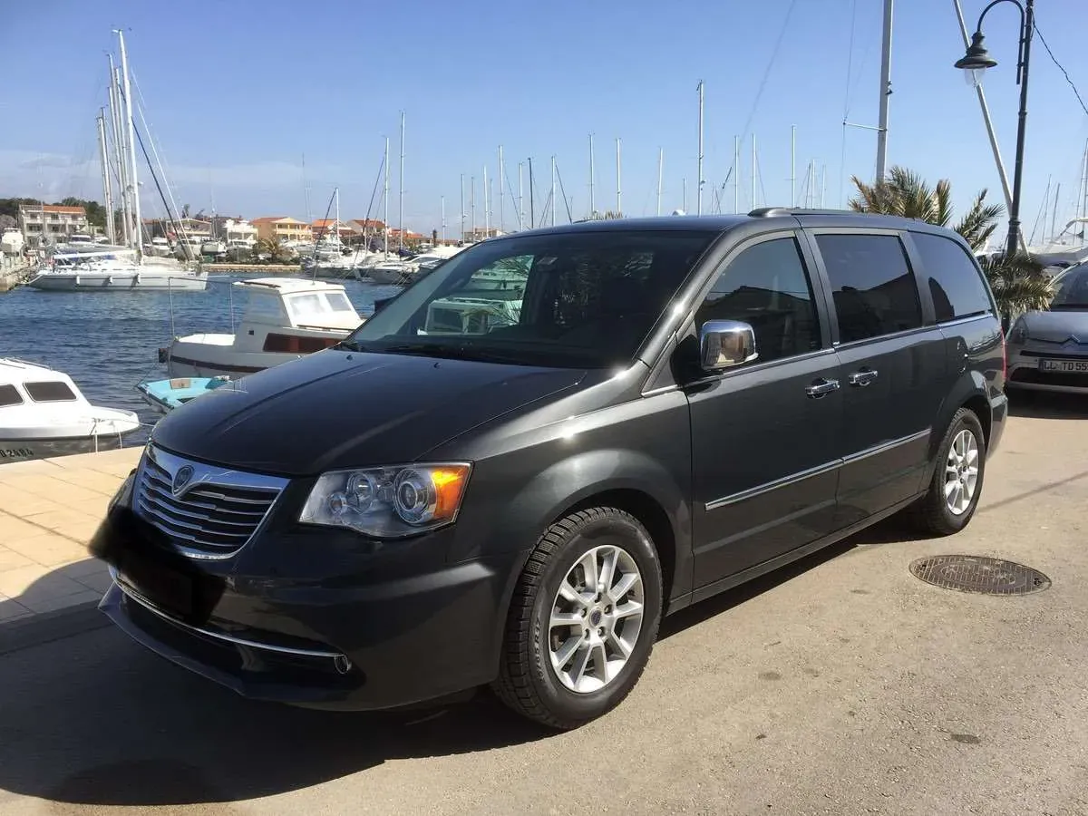 Lancia Voyager