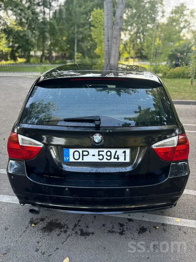 BMW 320D 2006 photo 2