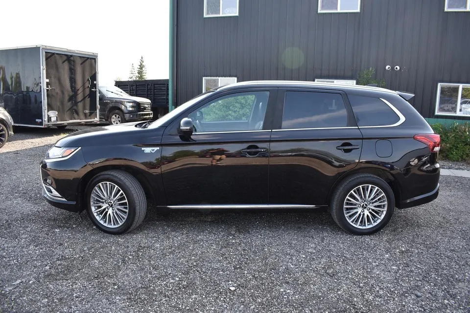 Mitsubishi Outlander 2020 photo 2
