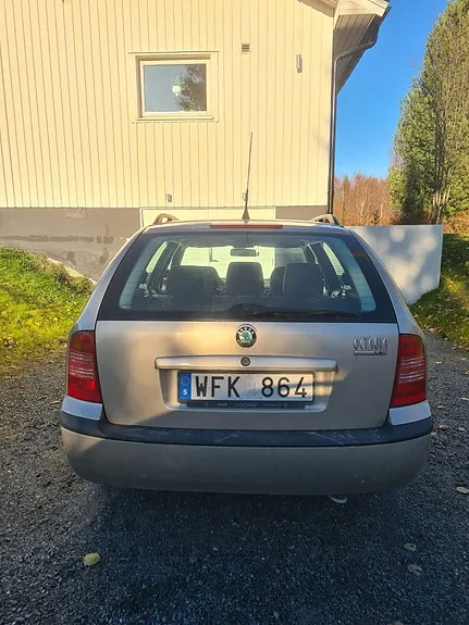 Skoda Octavia 2004 photo 4